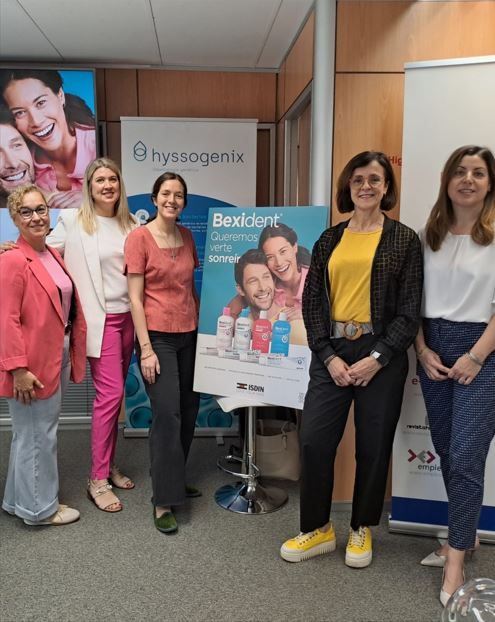 Cristina Navarro en el Curso Modular de Actualización en Periodoncia para Higienistas Dentales